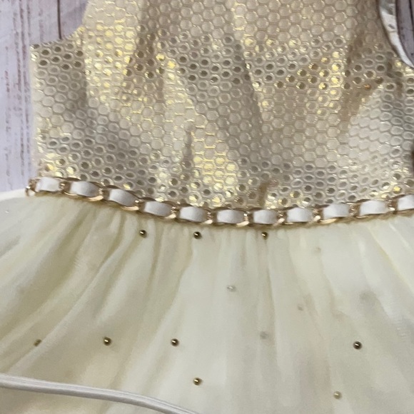 Elegant Cream Tulle Dress size 12 - Picture 3 of 10